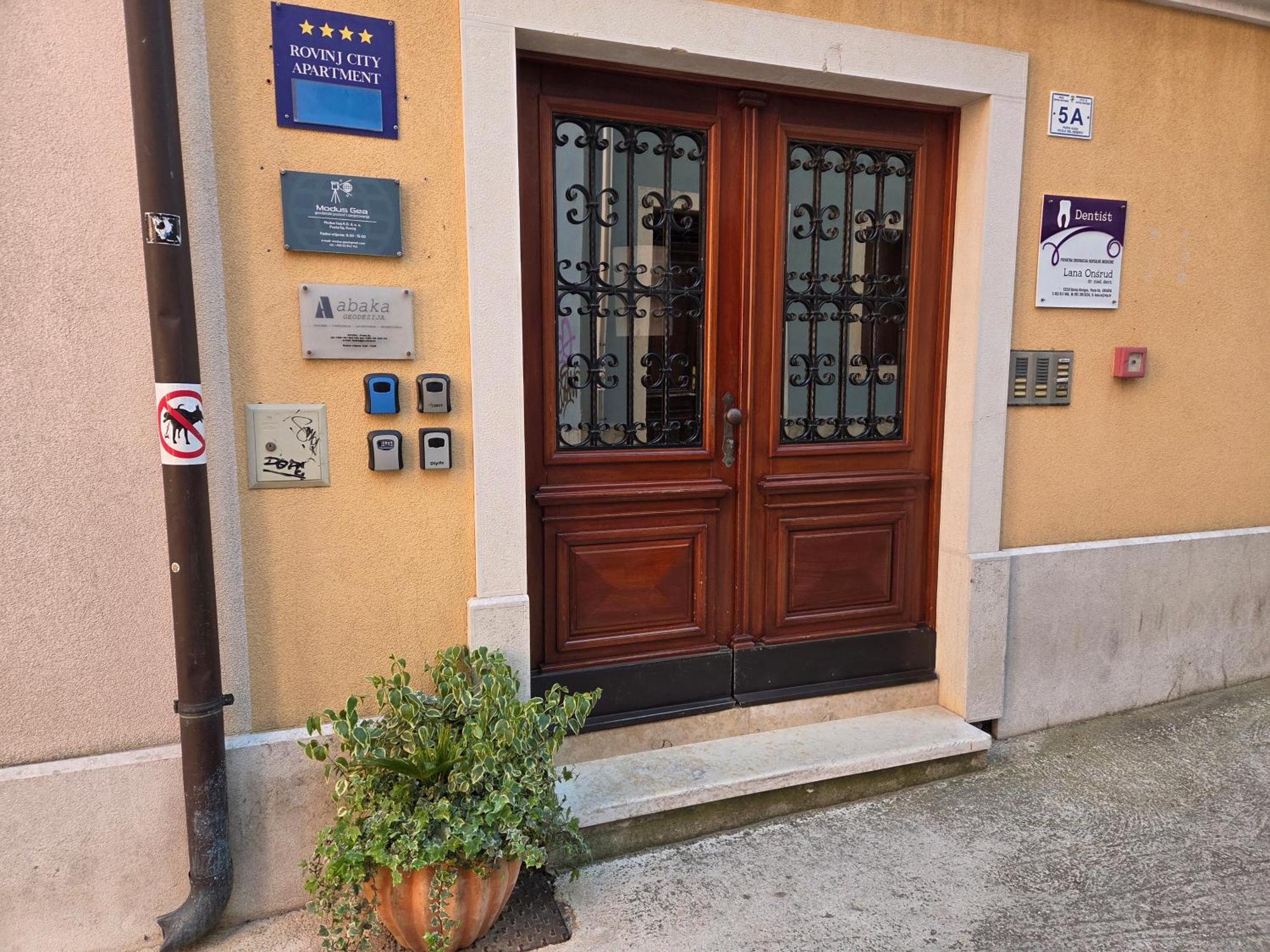 Rovinj City Apartment Buitenkant foto